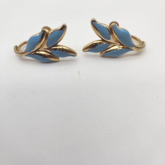 Vintage Goldtone Screw Back Blue Enamel Floral Earrings - Picture 1 of 4